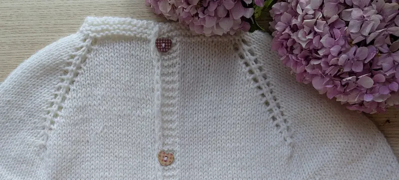 Detalle del canesú y calado raglán